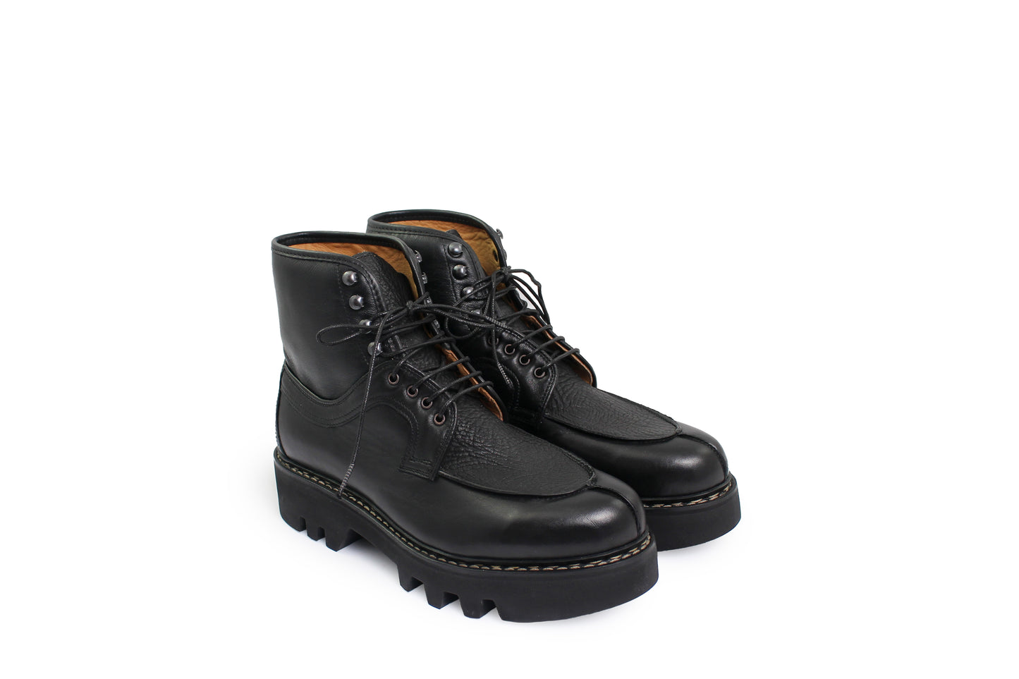 Delemont Boots + Black / Apron Cloudy