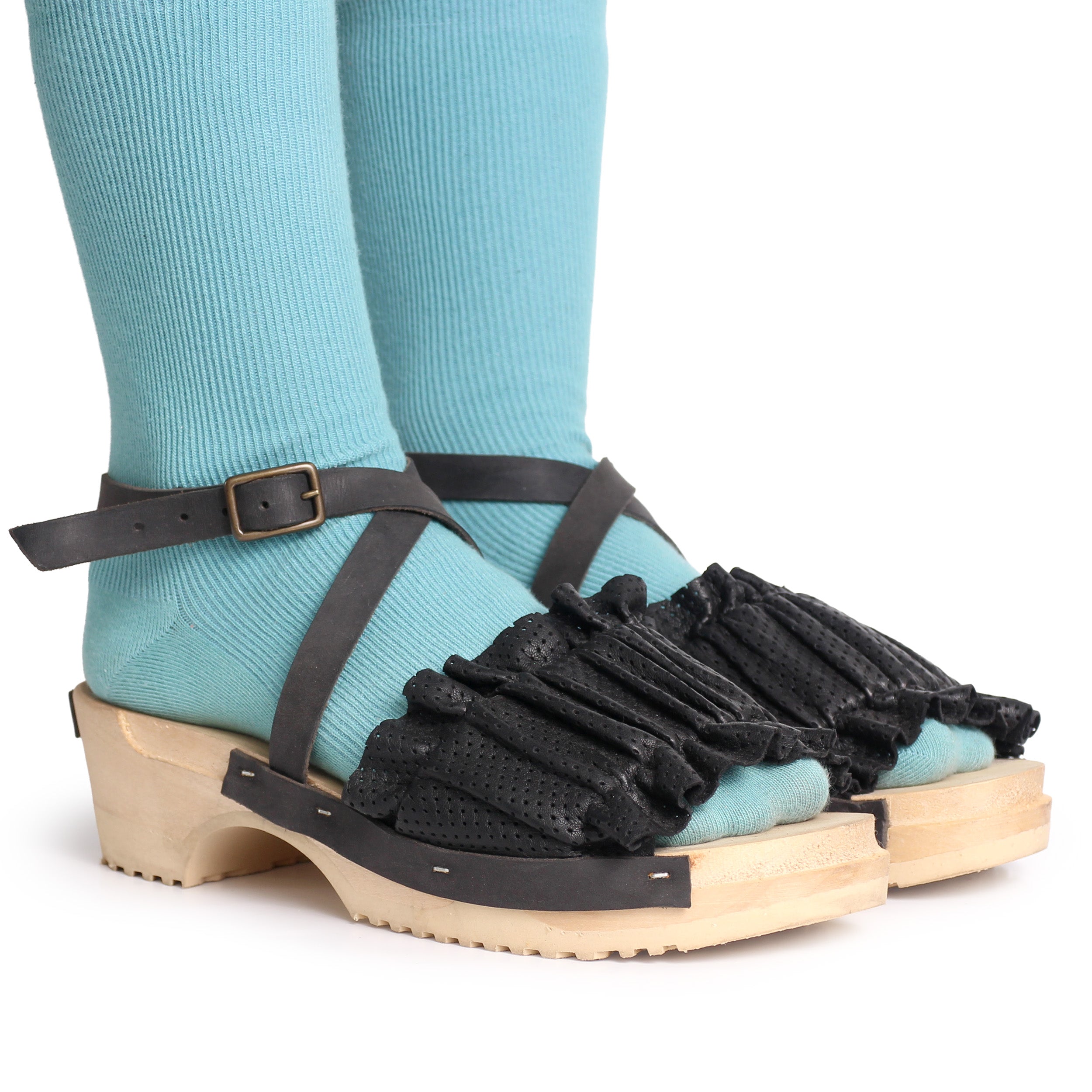 Chloé ブラックスエードバックストラップシューズ CHLOE X STRAP + Leather Clog Sandals + Black – rosa mosa