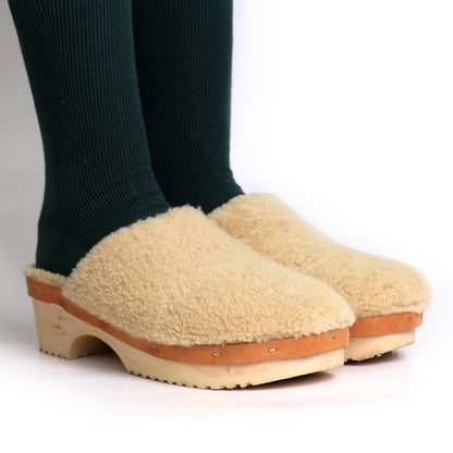 PANTO FULLY + Shearling Clog Shoes + Miele