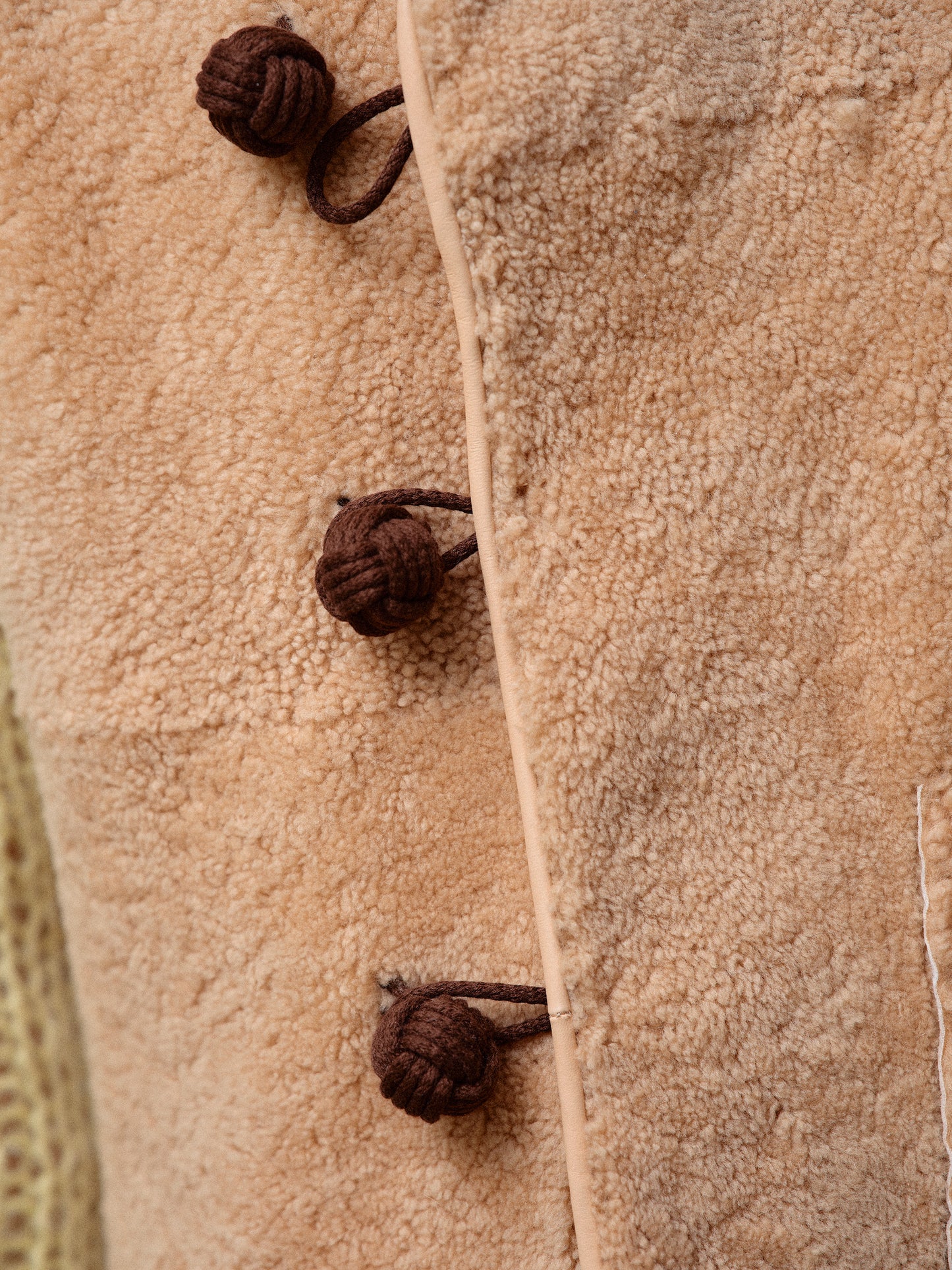 BIG BUTTON VEST + Cotton Balls/ Shearling + Beige Off-White