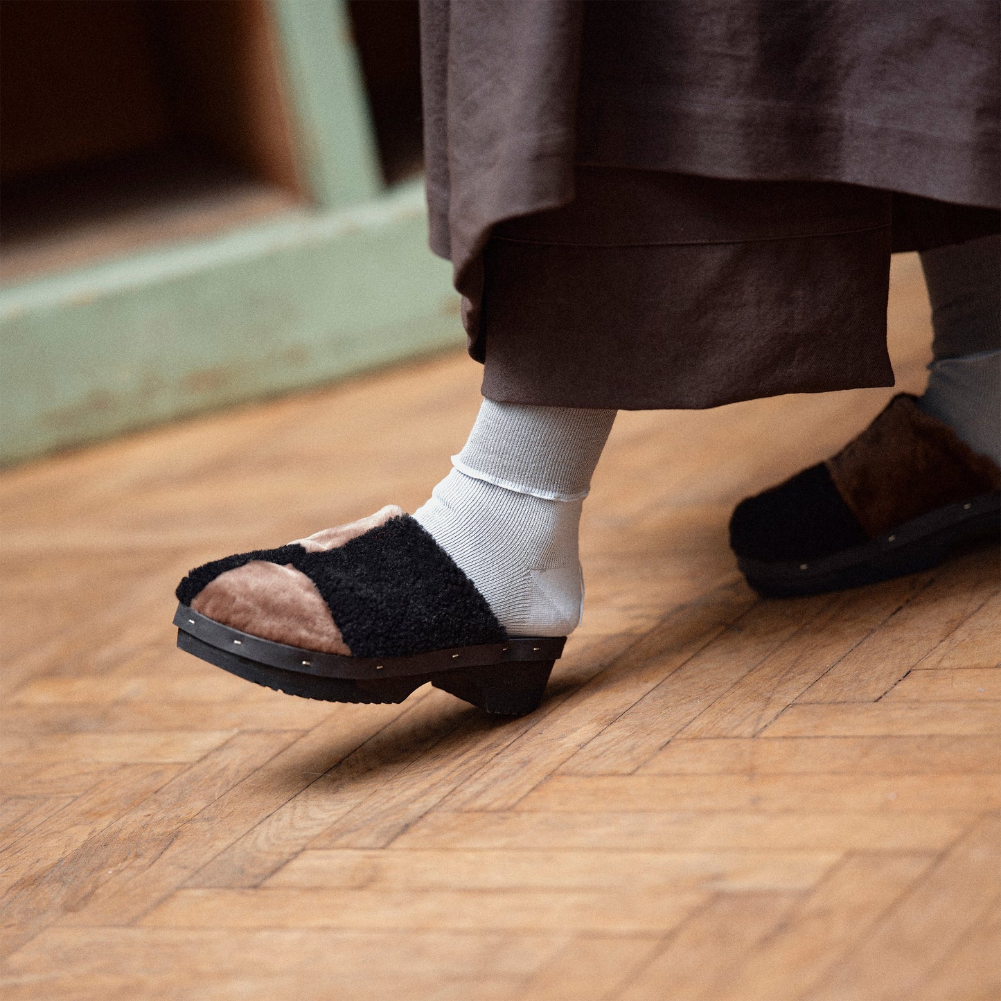 PANTO CURLY PATCHWORK + Shearling Clogs + Black Brown